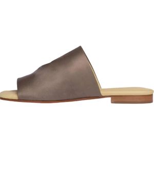 Beautiisoles By Robyn Shreiber April Slide - Brown