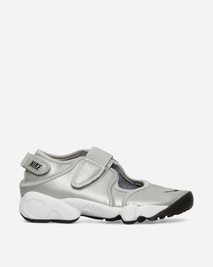 Nike Women S Air Rift Leather Sandals Metallic Silver / Sail - Grey