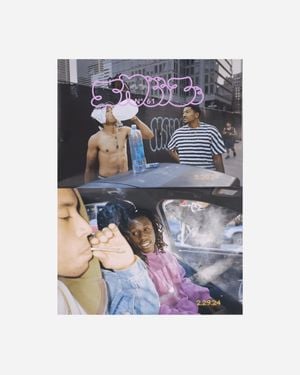 Sneeze Magazine Issue N°61 The Violet Issue - Blue