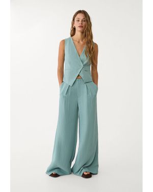 Stradivarius Pantaloni Morbidi Con Pince Texturizzati - Blu