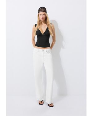 Stradivarius Top Attillato Con Spalline Larghe - Bianco