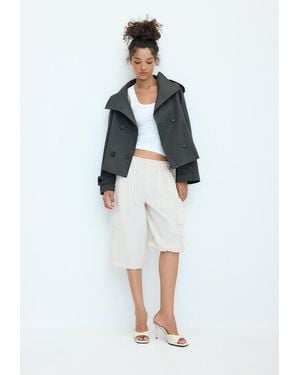 Stradivarius Trench Corto Con Collo Alto E Cintura - Bianco