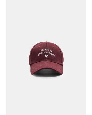 Stradivarius Cappellino Con Messaggio Ricamato - Rosso
