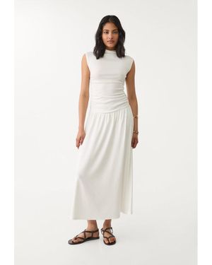 Stradivarius Vestito Midi Con Collo A Camino - Bianco