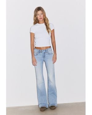 Stradivarius Jeans A Campana Con Tasche Ricamate - Blu