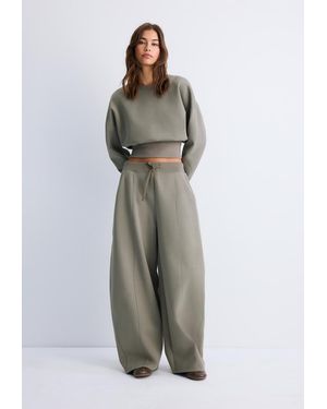 Stradivarius Felpa Cropped Con Fascia - Marrone