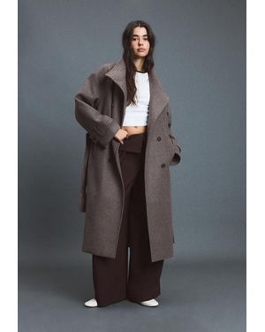 Stradivarius Cappotto Lungo A Collo Alto Dal Tocco Morbido - Grigio