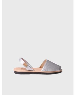 Toni Pons Classic Menorquine Sandals - White