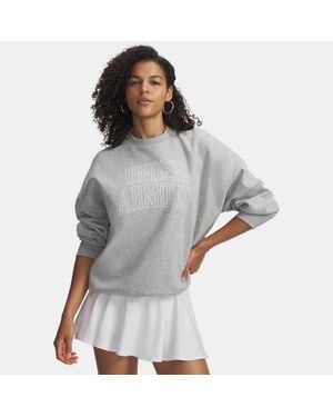 Under Armour Rival Fleece Varsity Oversized Damesshirt Met Ronde Hals Mod Grijs Light Heather Wit