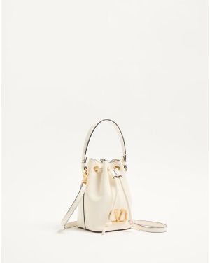 Valentino Garavani Vロゴ シグネチャー チェーン ナッパレザー