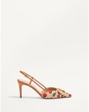 Valentino Garavani Vロゴ シグネチャー チェリフィックパターン スリングバックパンプス 80mm 女性 ナチュラル/レッド - ピンク