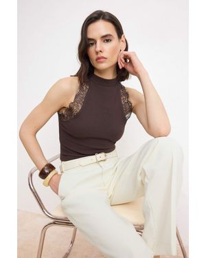 Trendyol Mi̇Lla Damen Einfarbig Ärmellos Tailliert Blusen - Braun