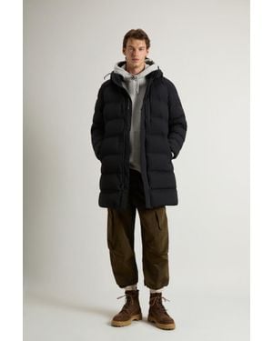 Woolrich Lang Donsjack Van Elastisch Nylon Met Matte Afwerking Zwart Grootte