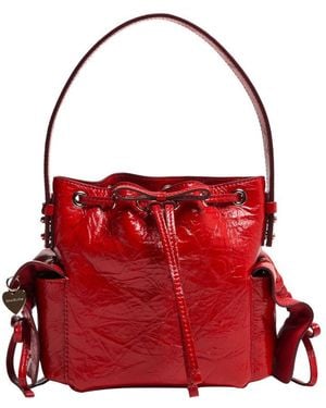 Acne Studios Mini Bucket Bag Multipocket Aus Lackleder Mit Knittereffekt - Rot