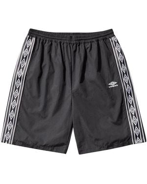 Umbro Shorts - Grau