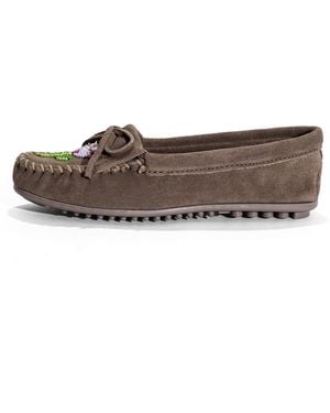 Minnetonka Mokassin Kilty Tread - Braun