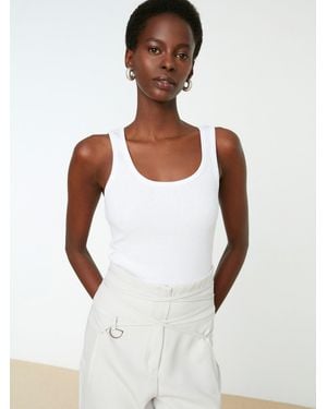 Trendyol Top Athlete - Weiß