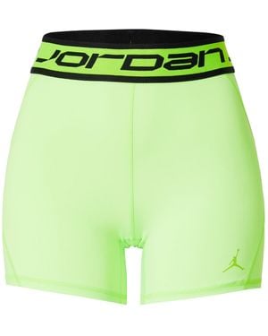 Nike Shorts - Grün