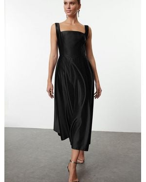 Trendyol Kleid - Schwarz