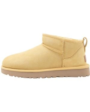 UGG Boots Classic Ultra Mini - Weiß