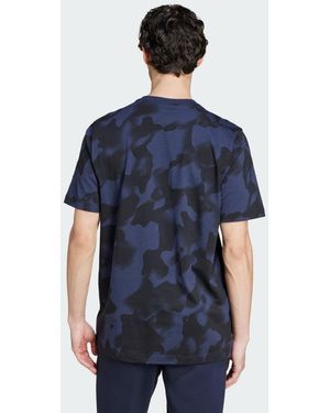 adidas T-Shirt Future Icons Badge Of Sport Allover Print - Blu