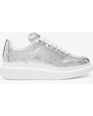 McQueen Sneakers Oversized Aus Metallic-Leder - Weiß