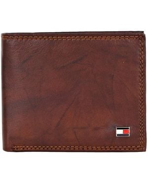 Tommy Hilfiger Rfid Blocking Leather Extra Capacity Traveller Wallet Bi-fold - Brown