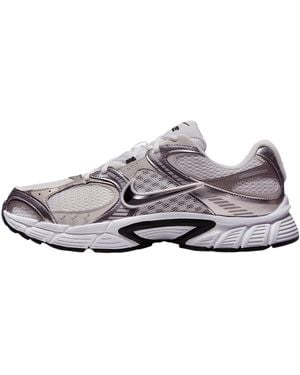 Nike V5 Runner Sneaker - White