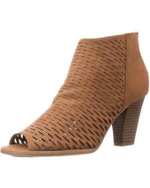 Chinese Laundry Reagan Boot - Brown