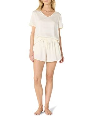 Amazon Essentials Nachtwäsche-Set aus Satin-T-Shirt Mit V-Ausschnitt und Shorts - Weiß