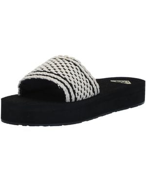 Roxy Dayzie Flat Sandals - Black