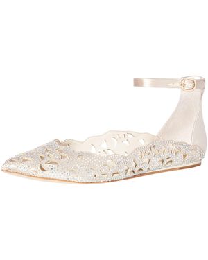 Imagine Vince Camuto Garyn Ballet Flat - Natural