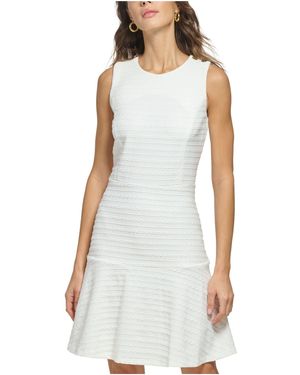 Tommy Hilfiger Knee-Length Sleeveless Round Neck Knit Dress Lässiges Abendkleid - Weiß