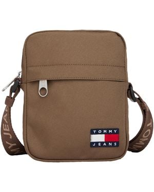Tommy Hilfiger Essential Daily Crossbody Bag With Zipper And Internal Pocket - Brown