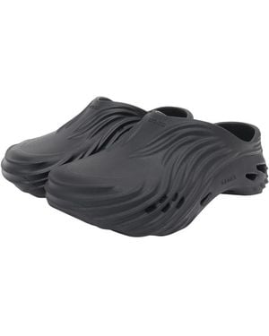 Crocs™ Adult Echo Wave - Black