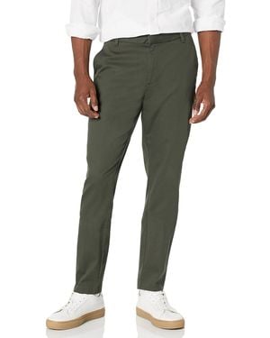 Amazon Essentials Faltenresistente Stretch-Chinohose mit schmaler Passform und Flacher Vorderseite - Grün
