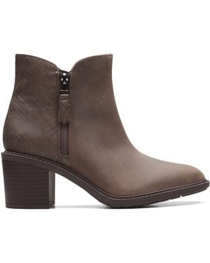 Clarks Scene Zip - Marrone