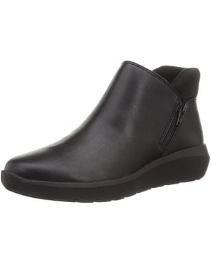 Clarks Kayleigh Mid Trainer - Black