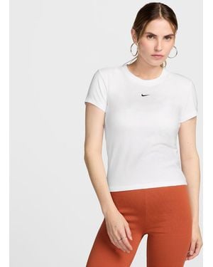Nike Sportswear Chill Knit Mod-crop-t-shirt Voor - Wit