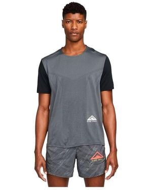 Nike Dri Fit Rise 365 Trail Short Sleeve T-shirt S - Grey