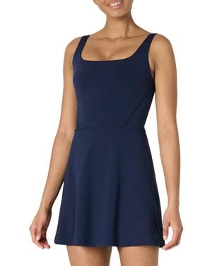 Amazon Essentials Abito da Tennis Tecnico in Formflex Morbidissimo con Reggiseno e Shorts integrati Donna - Blu