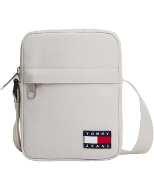 Tommy Hilfiger Essential Daily Crossbody Bag With Zipper And Internal Pocket - White