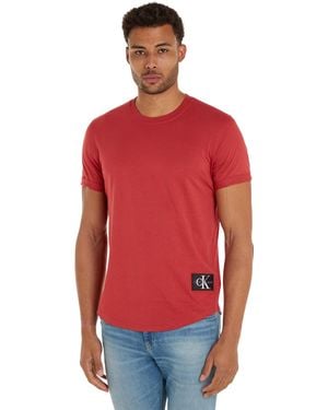 Calvin Klein Jeans Uomo T-shirt iche Corte Badge Turn Up Sleeve Scollo Rotondo - Rosso