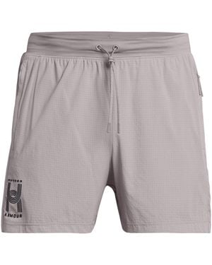 Under Armour Uomini Run Anywhere Pantaloncini Abbigliamento Da Corsa Pantaloncini Da Running Tetra Gray - Grigio