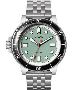 Nixon Analog Quarz Uhr mit Edelstahl Armband A1402-5235-00 - Mettallic