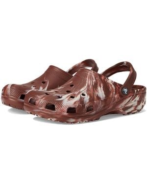Crocs™ Lenguas clásicas con Solapa Mixta - Marrón