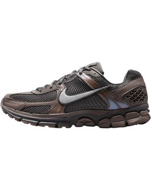 Nike ZOOM VOMERO 5 HF5493-201 - Marrone