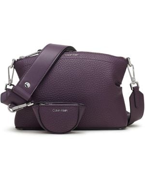 【レディース】 Cypress Logo Crossbody バッグ Calvin Klein Cypress Logo Crossbody Bag in Black | Lyst