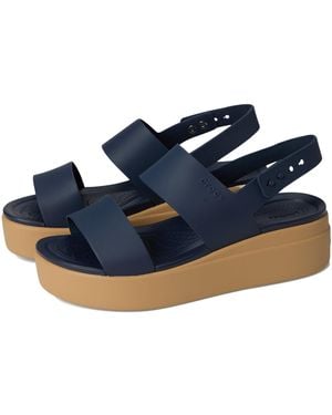 Crocs™ Brooklyn Lage Sandaal Met Sleehak - Blauw