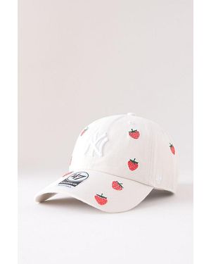 '47 Strawberry Embroidered Yankees Baseball Cap - Pink